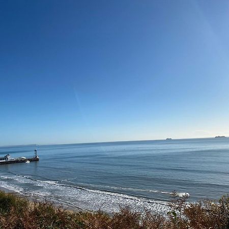 Bournemouth Beachfront Retreat 3 Bedroom 3 Bathroom Seaside B&B With Free Parking Bagian luar foto