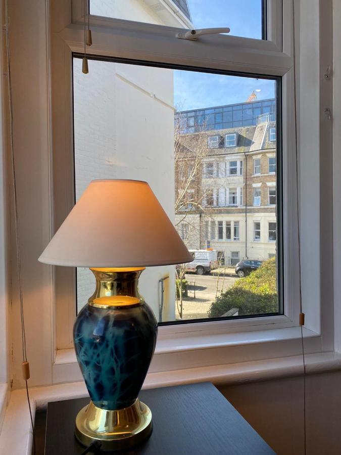 Bournemouth Beachfront Retreat 3 Bedroom 3 Bathroom Seaside B&B With Free Parking Bagian luar foto