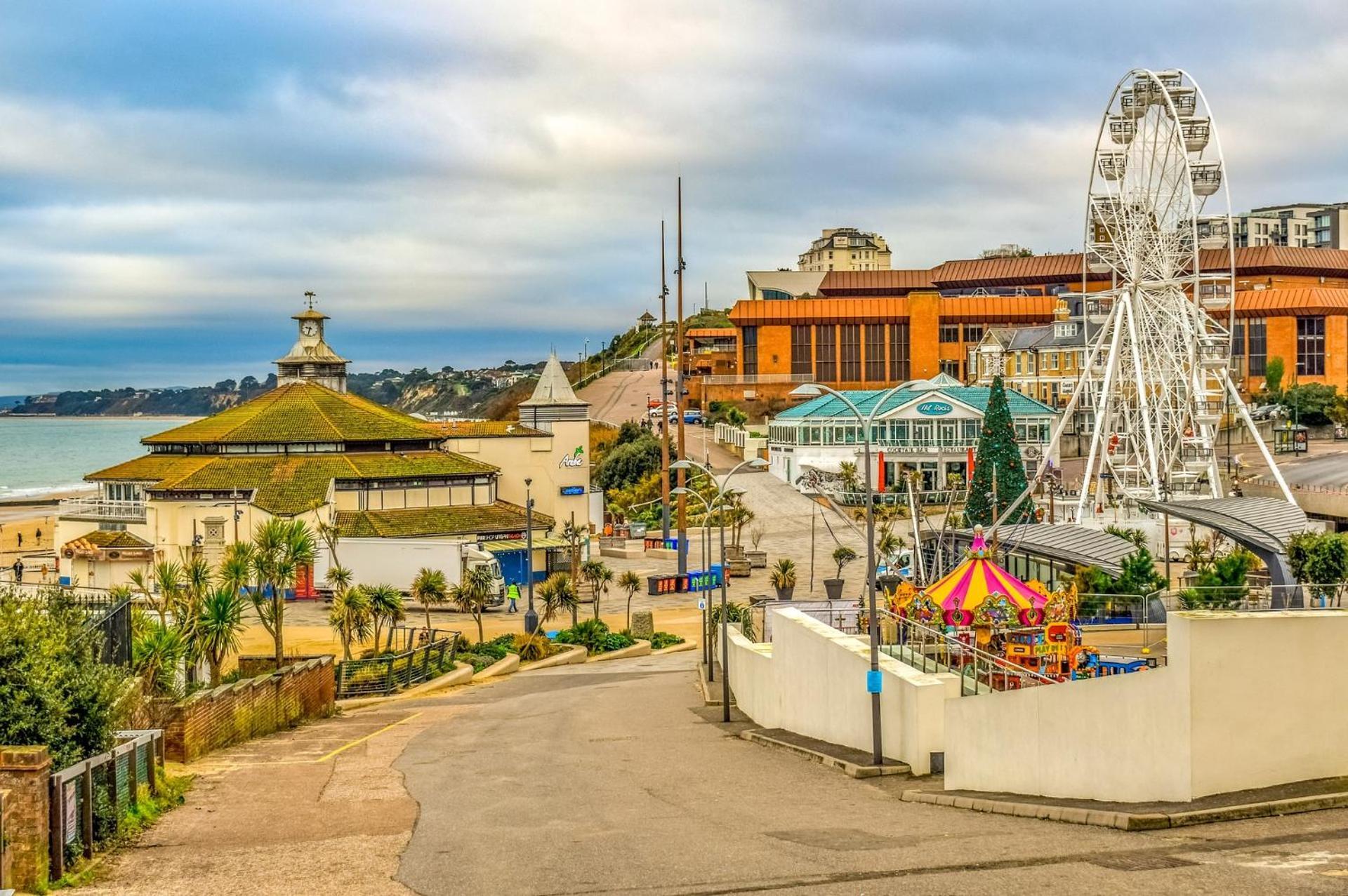 Bournemouth Beachfront Retreat 3 Bedroom 3 Bathroom Seaside B&B With Free Parking Bagian luar foto