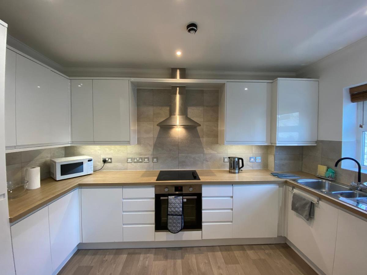 Bournemouth Beachfront Retreat 3 Bedroom 3 Bathroom Seaside B&B With Free Parking Bagian luar foto