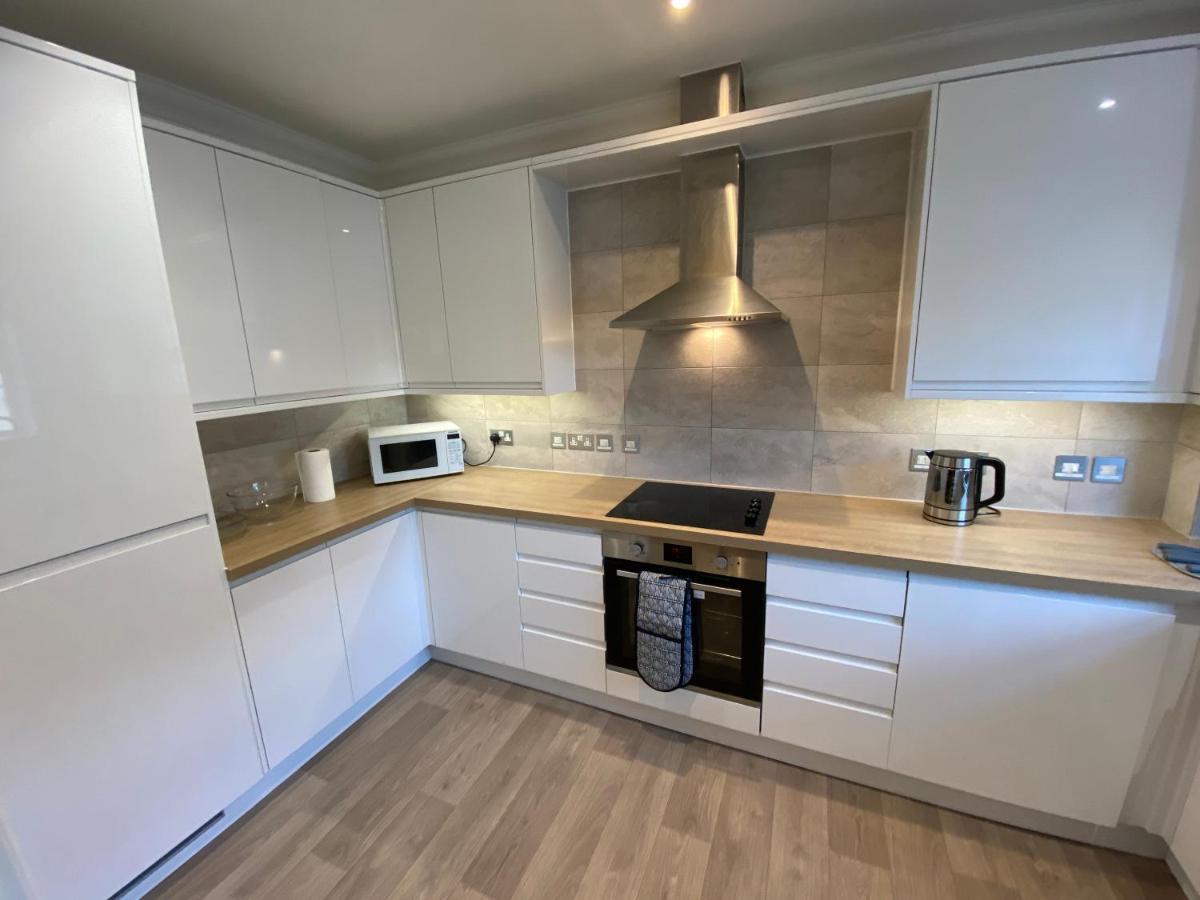 Bournemouth Beachfront Retreat 3 Bedroom 3 Bathroom Seaside B&B With Free Parking Bagian luar foto
