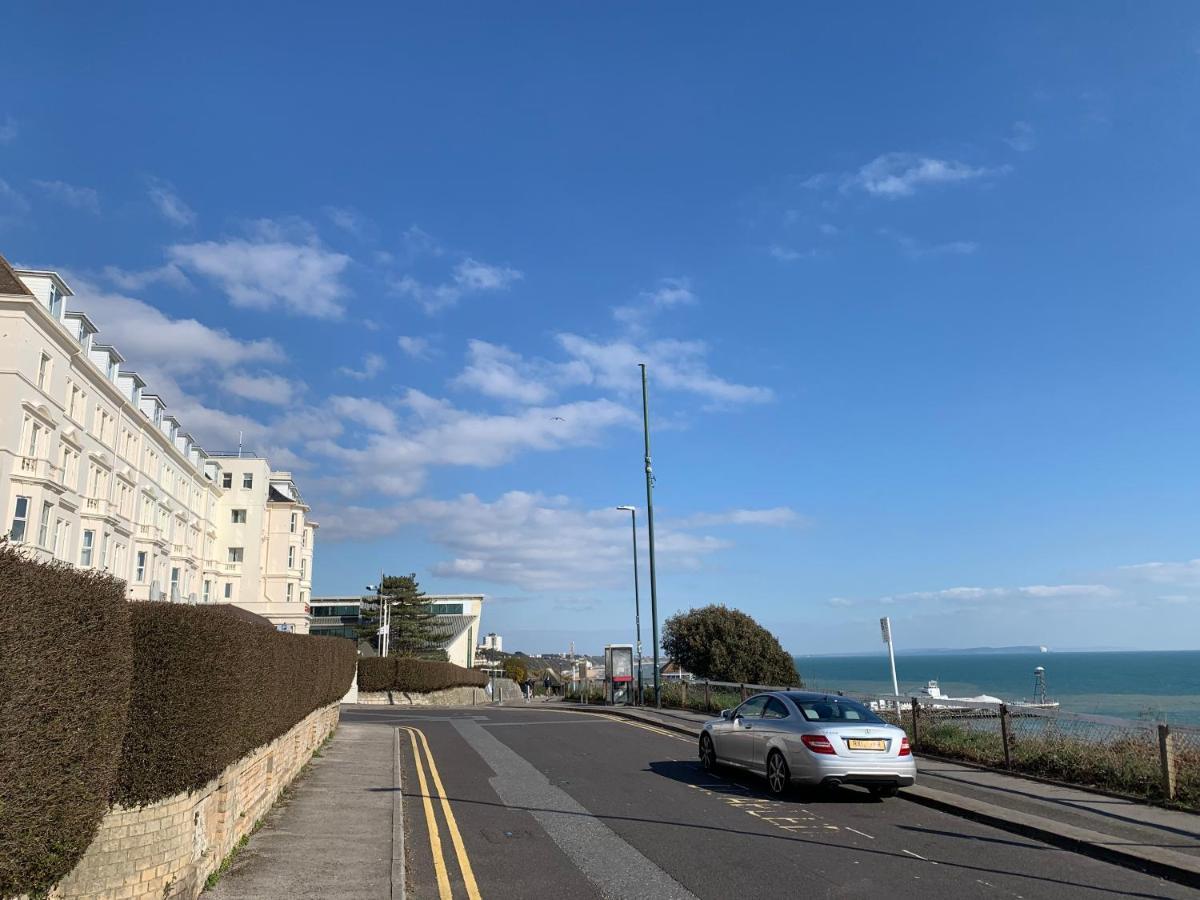 Bournemouth Beachfront Retreat 3 Bedroom 3 Bathroom Seaside B&B With Free Parking Bagian luar foto