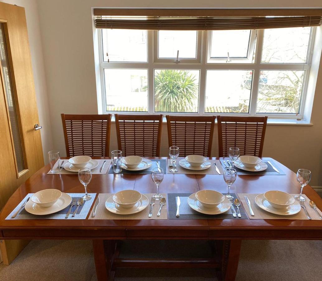 Bournemouth Beachfront Retreat 3 Bedroom 3 Bathroom Seaside B&B With Free Parking Bagian luar foto