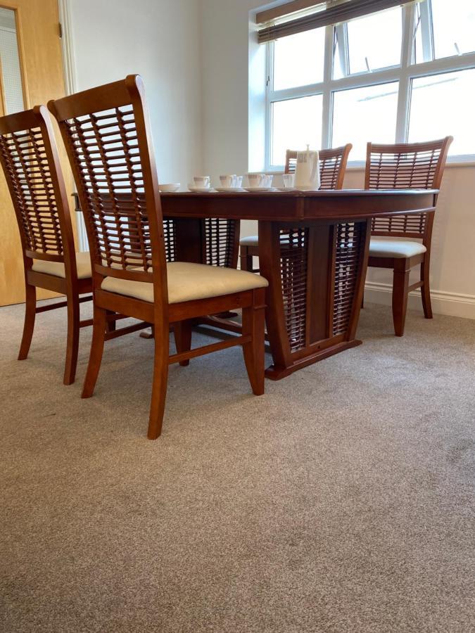 Bournemouth Beachfront Retreat 3 Bedroom 3 Bathroom Seaside B&B With Free Parking Bagian luar foto