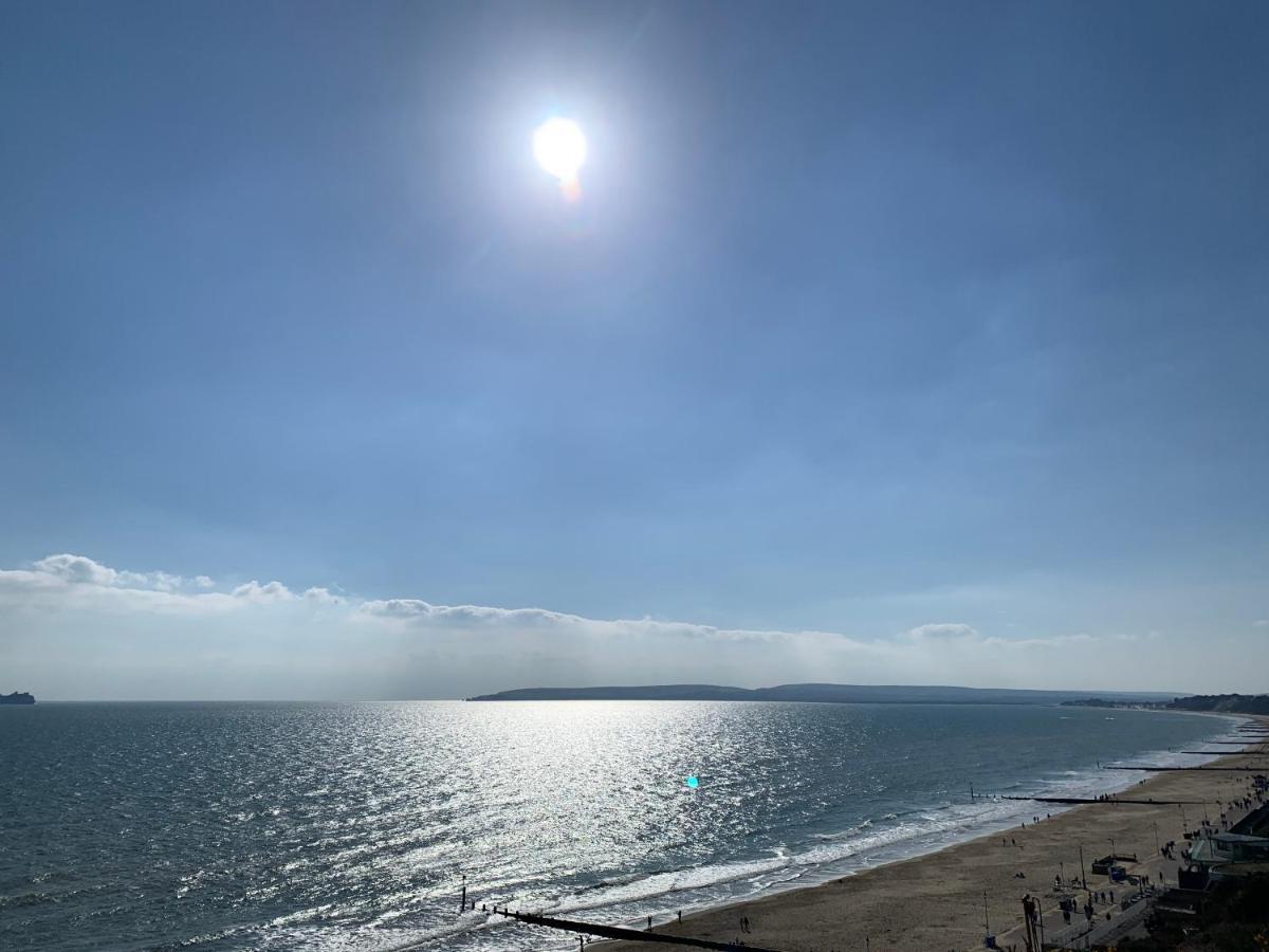 Bournemouth Beachfront Retreat 3 Bedroom 3 Bathroom Seaside B&B With Free Parking Bagian luar foto