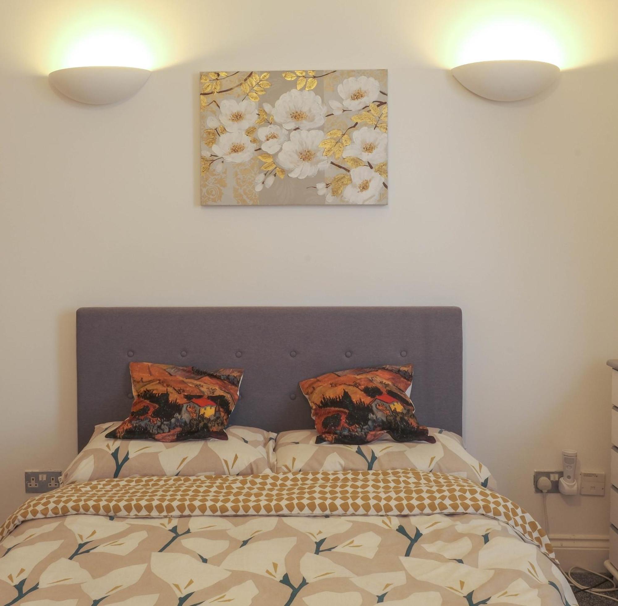 Bournemouth Beachfront Retreat 3 Bedroom 3 Bathroom Seaside B&B With Free Parking Bagian luar foto