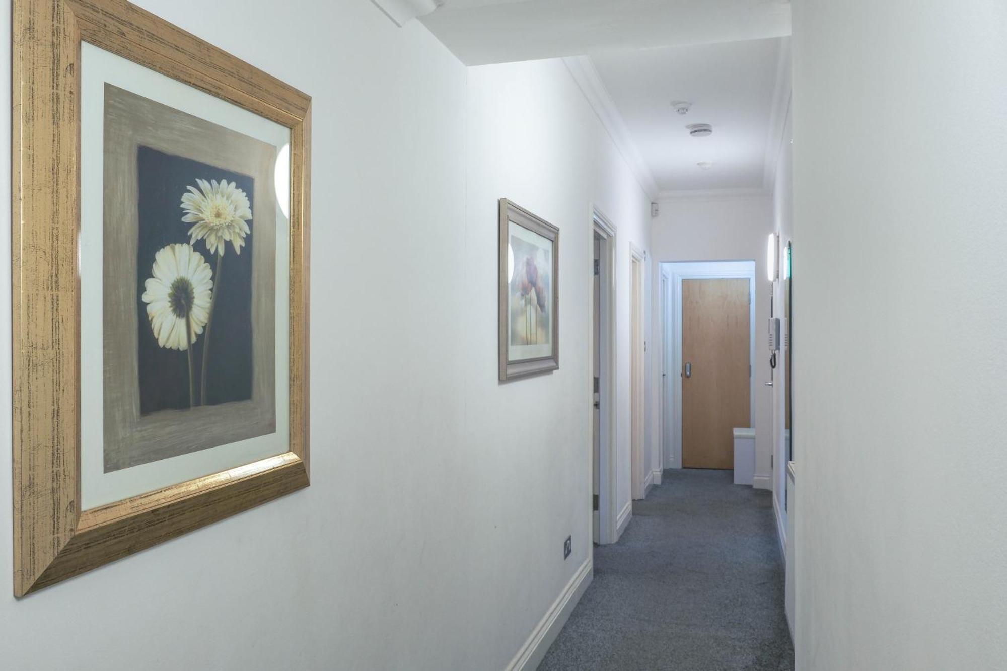 Bournemouth Beachfront Retreat 3 Bedroom 3 Bathroom Seaside B&B With Free Parking Bagian luar foto