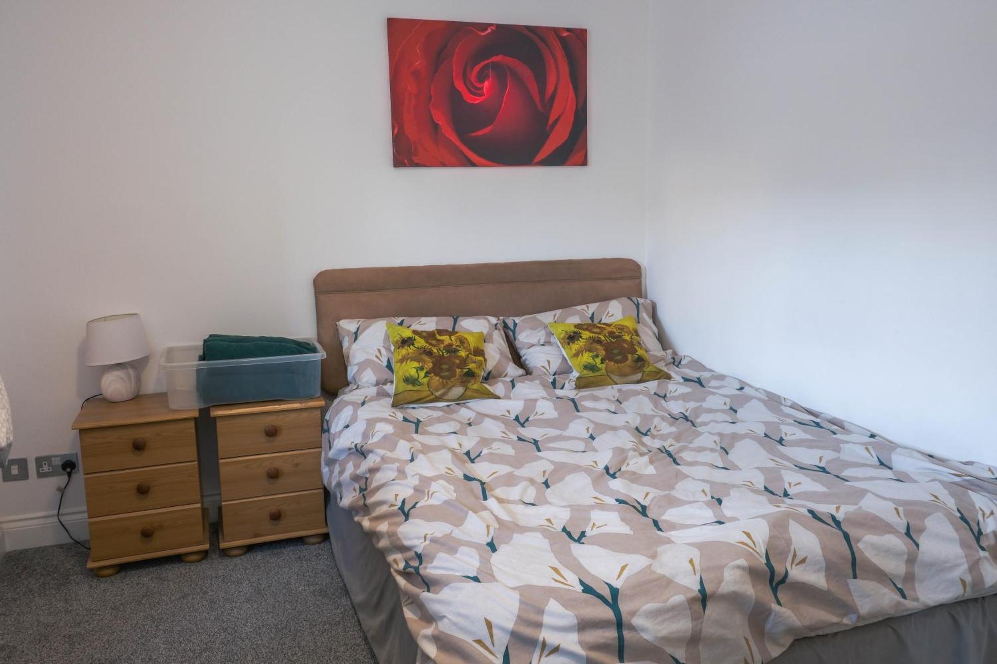 Bournemouth Beachfront Retreat 3 Bedroom 3 Bathroom Seaside B&B With Free Parking Bagian luar foto