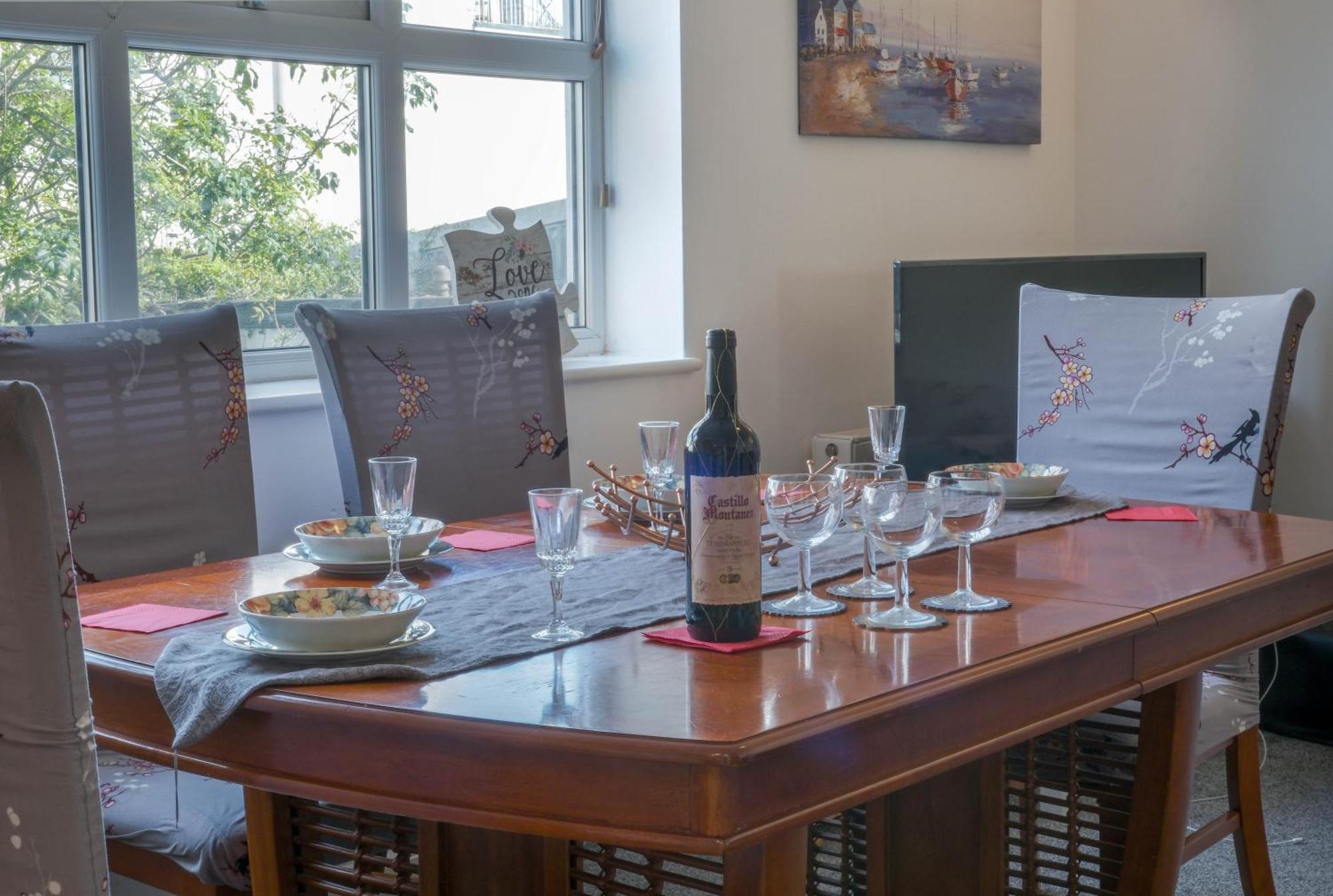 Bournemouth Beachfront Retreat 3 Bedroom 3 Bathroom Seaside B&B With Free Parking Bagian luar foto