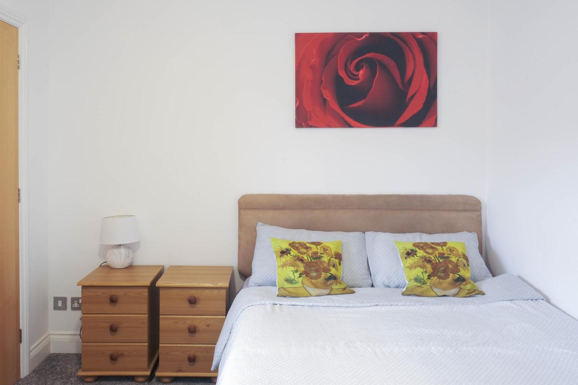 Bournemouth Beachfront Retreat 3 Bedroom 3 Bathroom Seaside B&B With Free Parking Bagian luar foto